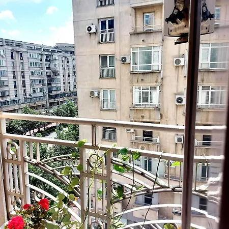 Center For 4 Апартаменти