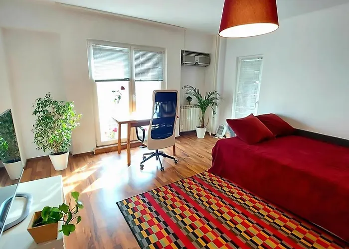 Apartment Center For 4 *